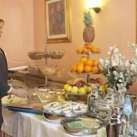 Valganna Отель Милан